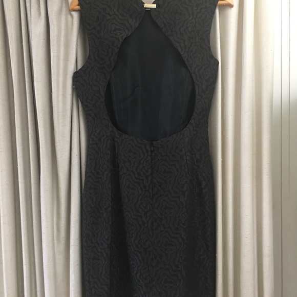 Dresses - Picture 4 of 6